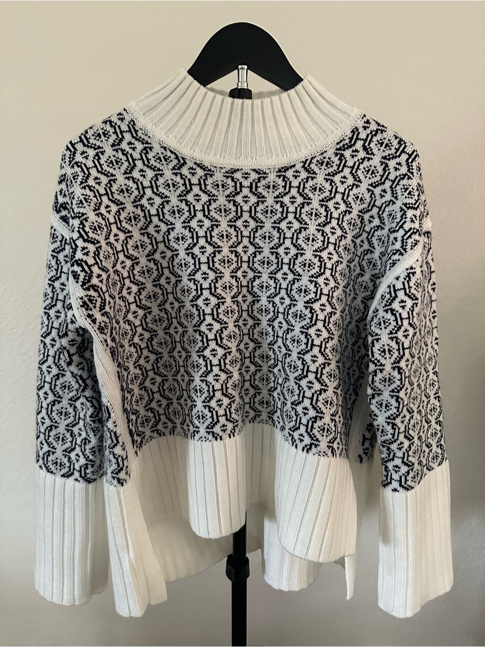 Free Assembly Chunky Cowl Sweater in White and Black Size Small